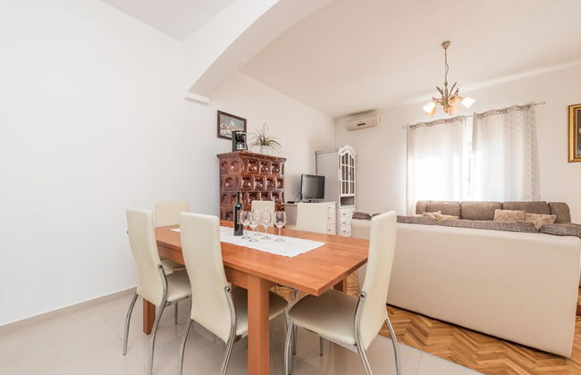 Family Friendly Pool House Ana - Foto 37