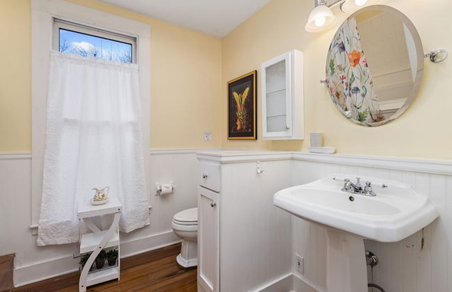 City Park Charm - Vintage Home w/ Modern Comforts - Foto 21