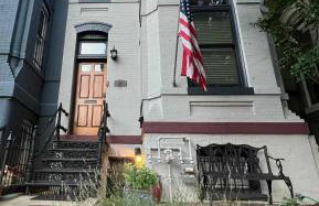 Sojourn Lovely Hill Family Home with Backyard near DC Icons - Foto 30