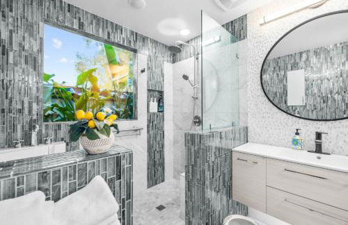 Nature-Inspired Stay with Pool, Fire Pits and More - Foto 72