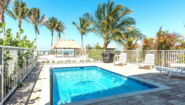 8 Waterfront 4 Bed 3 Bath Pool Home w Free Dock - Foto 3, Habitación