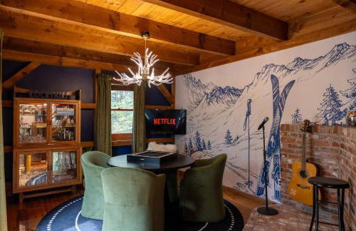 Family Retreat Sauna Hot Tub Games Peloton - Photo 6