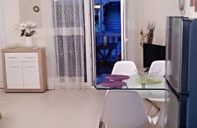 Iris Deluxe Suites 1 - Photo 31