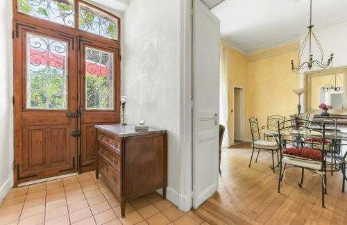 Les Bellevue Cité "3 Apartments, 1 with Garden & Private Parking, Aircon, WiFi, Free Public Car Park, 1 km from Cité" - Foto 48