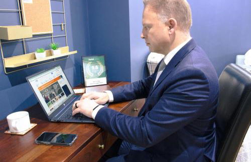 Spacious 4BR house, 2 en suites with garden & on-site parking - Foto 11