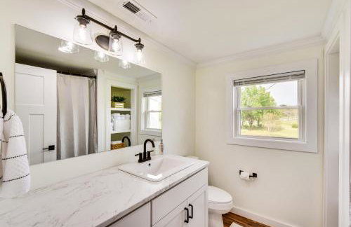 Cozy Fair Play Home with Deck 4 Mi to Lake Hartwell! - Foto 15