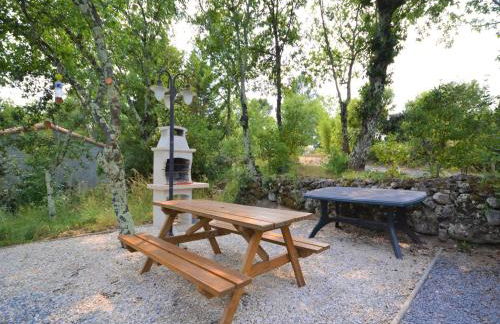 Alluring Holiday Home in Largentière with Pool - Foto 14