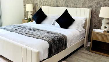 Stylish Retreat - Close to Downtown - Open Layout - Foto 3