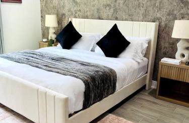 Stylish Retreat - Close to Downtown - Open Layout - Foto 3