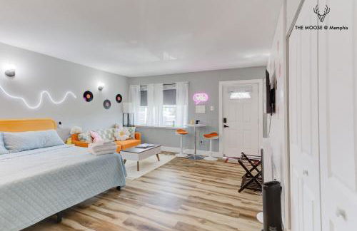 The Moose #10 - Stylish Loft with King Bed, Free Parking & Wi-Fi - Foto 24