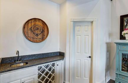 Lucky's Lake House by Avantstay Private Lake Bar - Photo 32