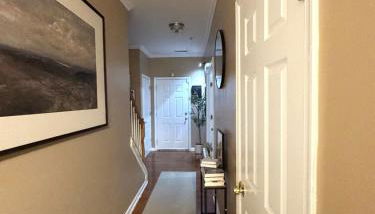 Large 4-Bedroom Entire Home with Two Living Rooms - Foto 3