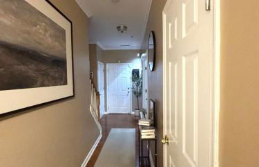 Large 4-Bedroom Entire Home with Two Living Rooms - Foto 3