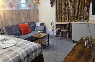 The Green Light House Studio 24 - Free Private Parking - Foto 19