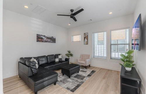 Luxury Charming 3BR 3Bath Free Wi-FI 8 Guests, Gated Home, Houston Downtown - Photo 15