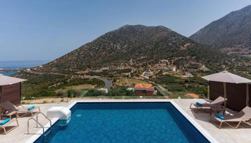 Brikis Villa 2 - With Private Pool - Foto 3, sunbed