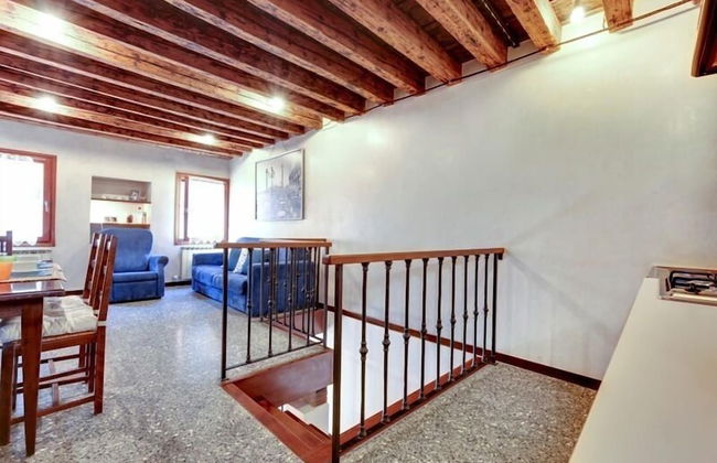 Guggenheim Collection Venice Apartment - Photo 12