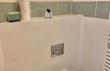 Risinghurst, Oxford, an ENTIRE 2beds, 2bathrooms, free Wi-Fi, Free Parking - Foto 14