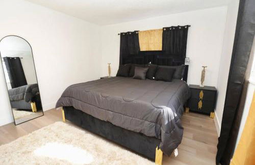 Luxury Oasis Getaway w/pool 15 mins from beach - Foto 11