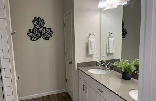 Embrace the Harmony of Nature and Urban Living - Foto 12