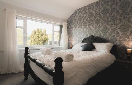 The BEST house in Bury - Photo 13