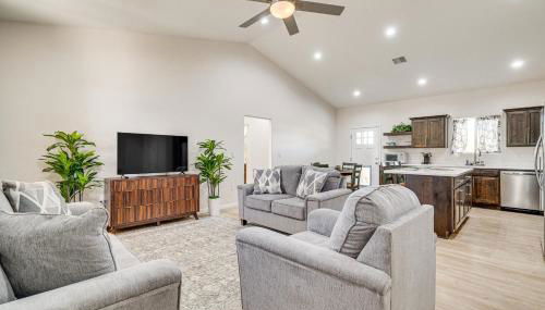 Hike and Ski! Home with Dog-Friendly Yard in Eagar - Foto 4