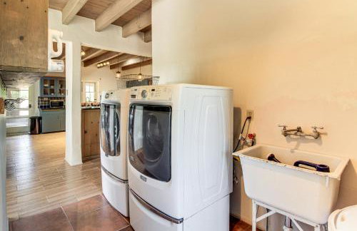 3 Mi to Zoo and Garden ABQ Home with Heated Pool! - Foto 26