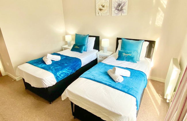 5-bed Townhouse Salford Deep Cleaned - Foto 4