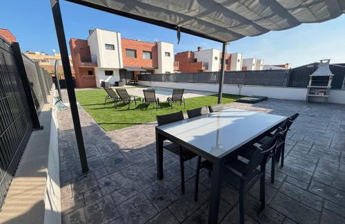 Casa con piscina y parking en Roda de Berà - Foto 10