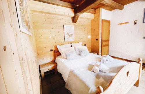 Spacieux Chalet 19pers, Piscine, Jacuzzi, Sauna & Salle de Jeux - Foto 5