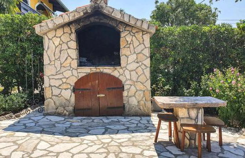 2 Bedroom Awesome Apartment In Krusevo - Foto 6