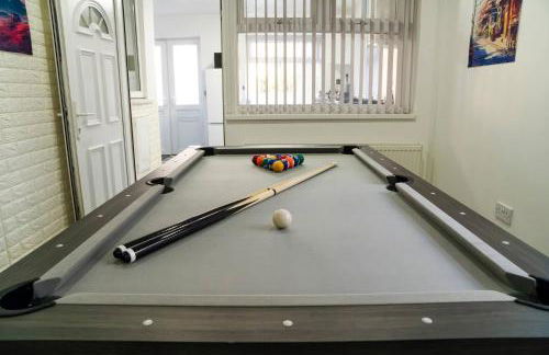 Modern 4-Bed Retreat in Prestwich, Perfect for Weekend Getaways - Foto 38