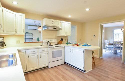 Sunroom Mins to Beaches Views of Marsh - Foto 4