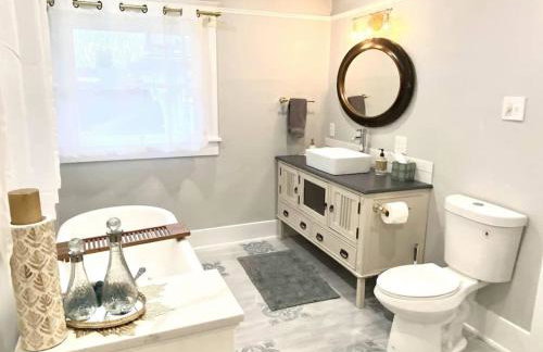 Historical Entertainer 3 Bedroom Townhouse AC PNW - Foto 17