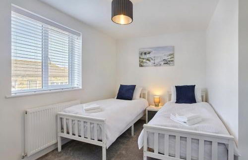 2022 Modern Home In Central Hayle With Parking & EV plug - Foto 8