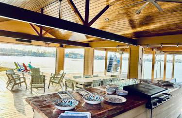 Ultimate Lake Resort Xtravaganza - Luxury - Waterfront - Boathouse - Sleeps 18 - Photo 29