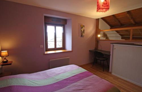 Gîte spacieux avec terrasse, confort moderne dans un cadre verdoyant et propice aux balades. - FR-1-589-79 - Foto 2