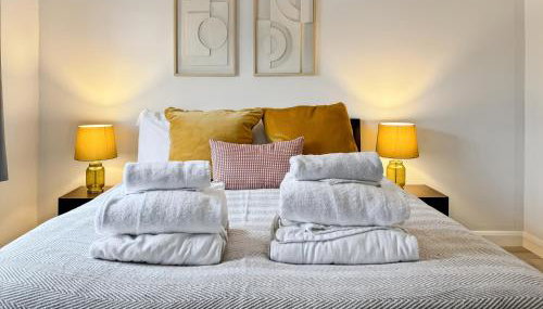 Cozy Hideaway With Hot Tub & Sauna Sleeps 7 - Foto 2