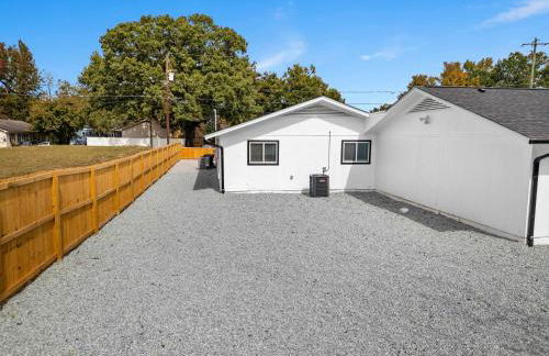 7 Min walk to Golden Belt - 4 Min Drive to Downtown - 7 to Duke - Photo 37