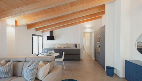 GoHost - The Corridor near the Station - Foto 2