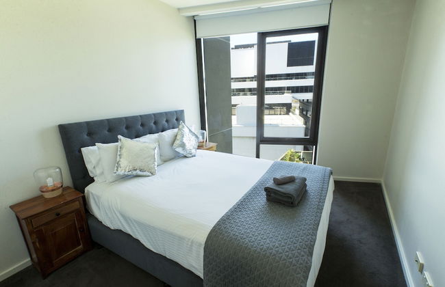 Waterfront Melbourne Apartments - Photo 15