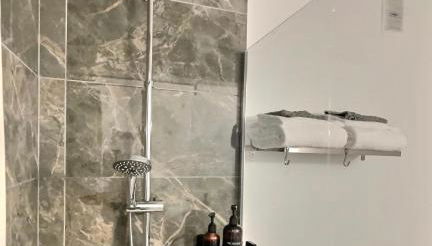 Studio confort Vanves Paris Porte de Versailles - Foto 5, towels, Shower, heating