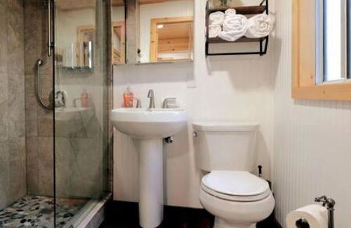 La Petite - Heart of Town - Stunning Remodel - Foto 11