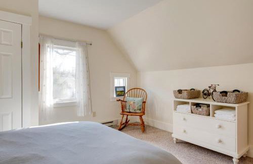 Charming Farmhouse Walk to Village and Trails! - Foto 15