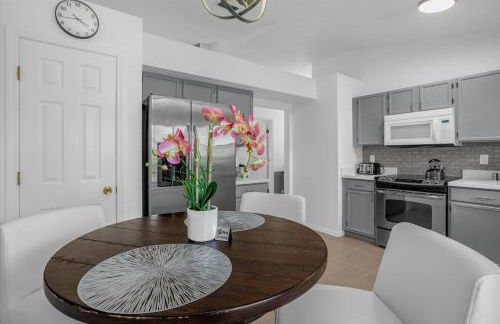 Amazing Star Wars Villa with Arcade & Theater, Private Pool, 3 King, Near Disney - Photo 21