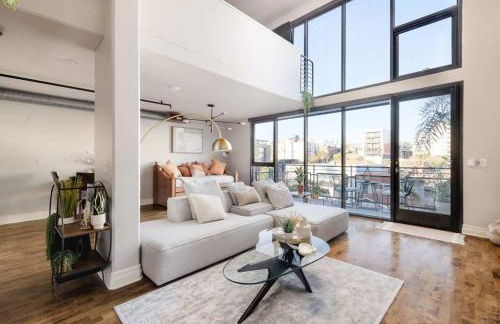 Upscale Modern Spacious Loft in Little Italy - Foto 1