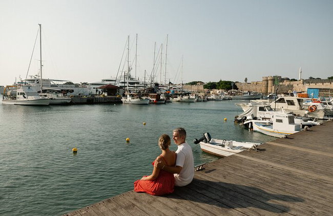 Express Photoshoot in port Old town of Rhodes - Photo 6