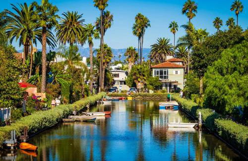 Modern Townhouse with 4 Bedrooms Near LAX - Foto 27