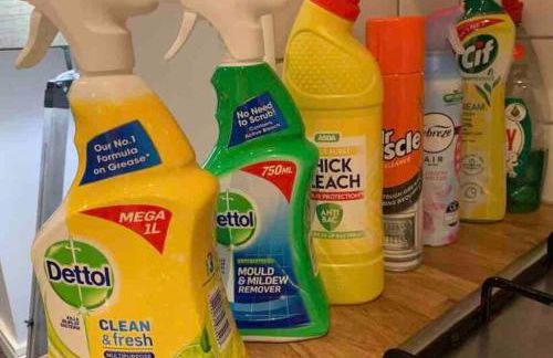 Stylish 1 Bedroom, 2 bed Basement Flat With Free Parking - Photo 17