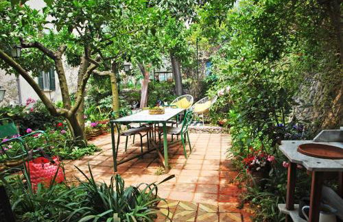 Giardino dei limoni nel Borgo di Maranola a Formia - Foto 18